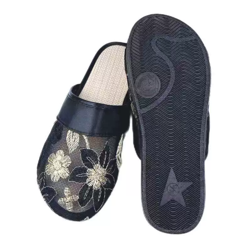 Summer mesh non-slip slippers for students