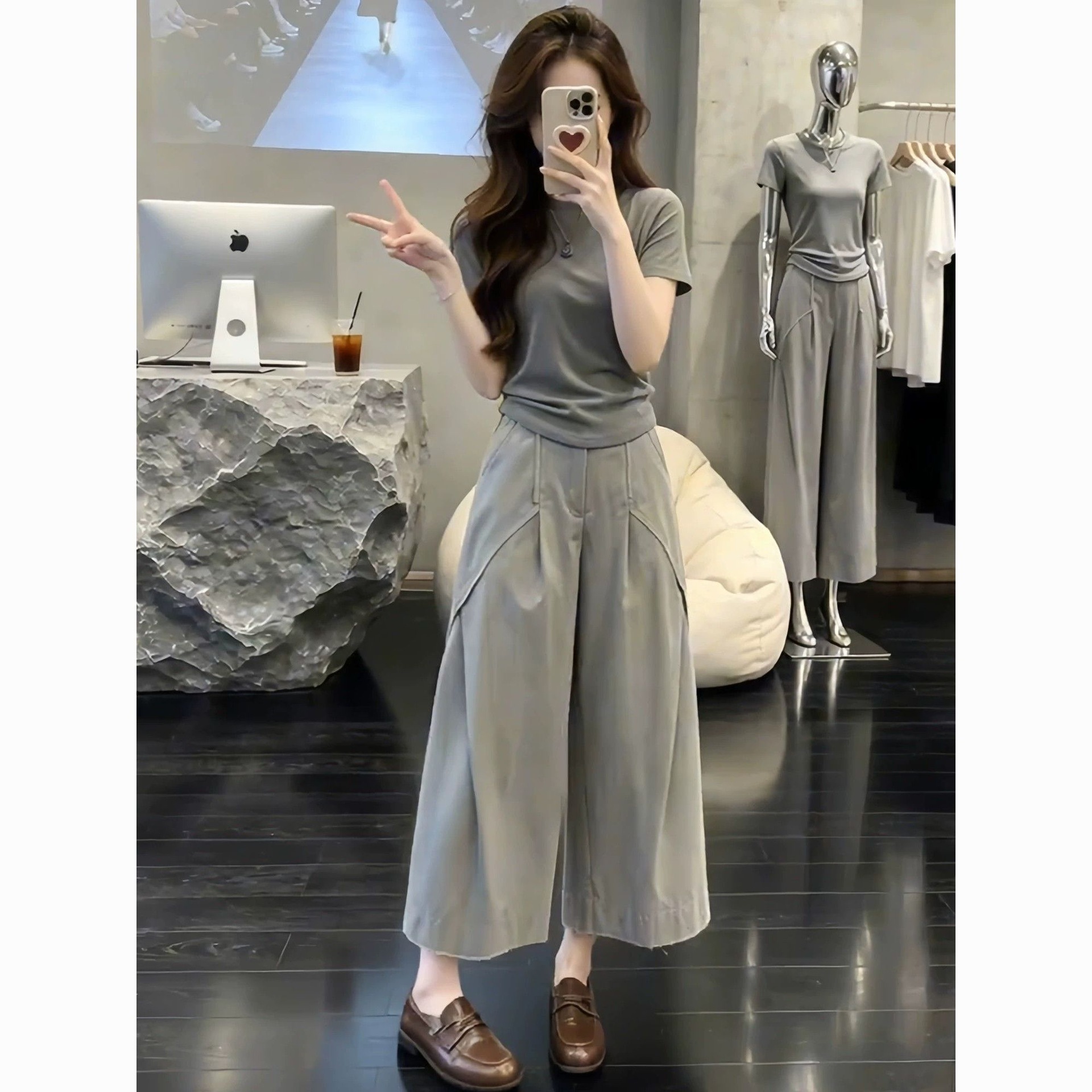 韩系极简风套装2026夏款修身短袖T恤打褶阔腿裤两件套女