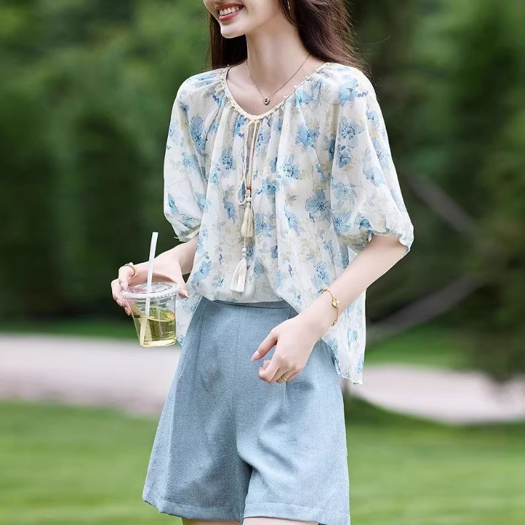 Summer Loose Casual Sun Protection Set, Puff-Sleeved Floral Tassel Shirt, Loose Fit, Slimming Lace-Trimmed Top Summer Loose Casual Sun Protection Set, Puff-Sleeved Floral Tassel Shirt, Loose Fit, Slimming Lace-Trimmed Top