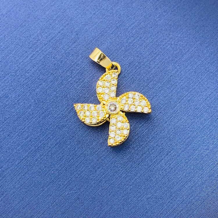 百種類のペンダントは心のままにファッションの経典を配合します。カップルの美しいペンダントは親友のアクセサリーを送ります。