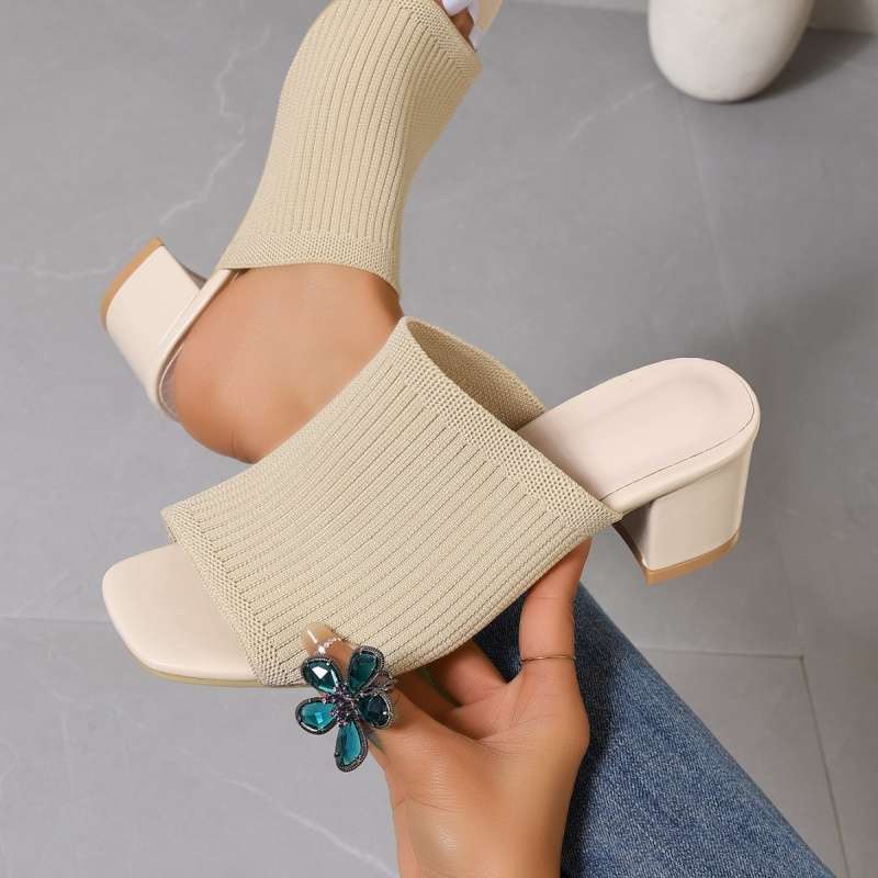 Pantuflas mujeres de punto de verano salen a usar zapatos de mujer de tacón medio grueso de cabeza cuadrada de moda sandalias y pantuflas de todo fósforo
