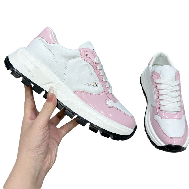Zapatos deportivos casuales de color pequeño zapato blanco alto zapato de baloncesto zapatos de carrera con suela gruesa diente botas cortas zapatos planos con suela gruesa