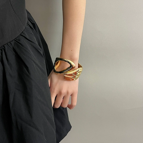 Q-style glossy gold Z-3901