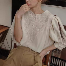 Dailyart法式复古刺绣上衣设计感小众镂空白衬衣女圆领灯笼袖衬衫