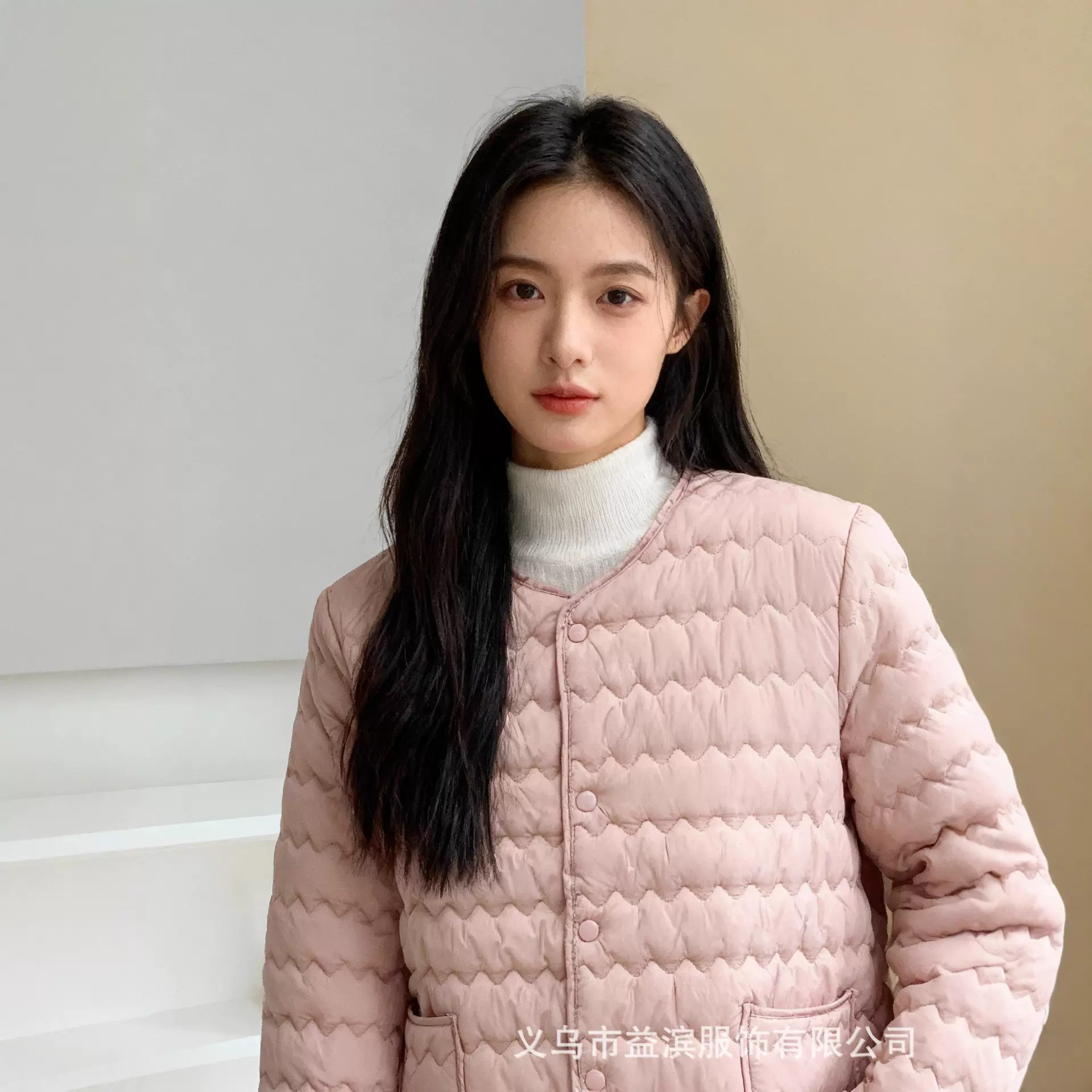 2025年秋冬新款波浪纹型棉服女保暖棉袄外套韩系宽松版型圆领棉衣