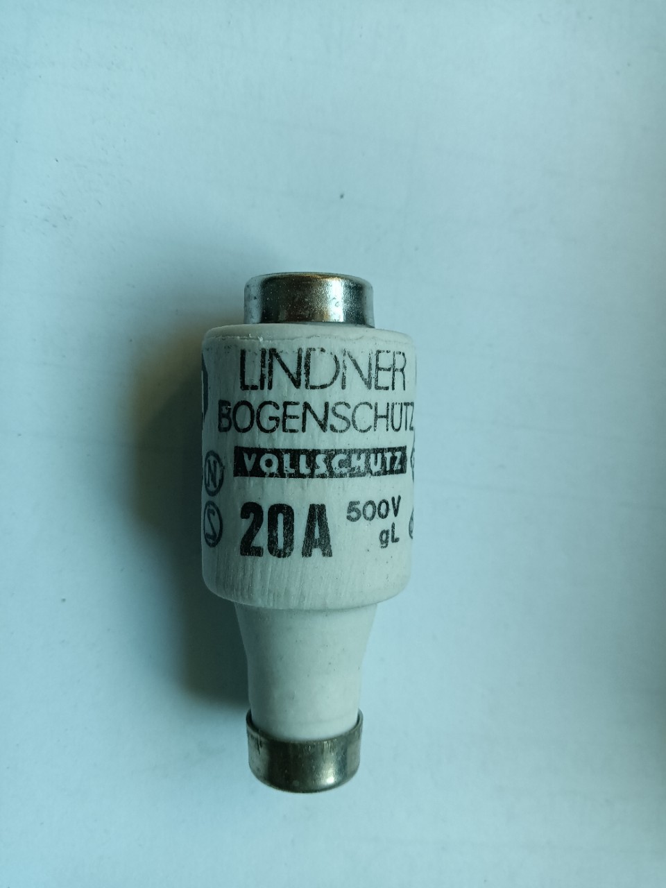 全新原装德国LINDNER VOLLSCHUTZ熔断器20A 500V