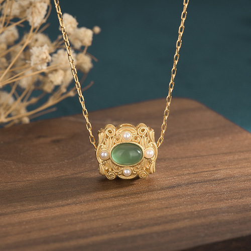 Aieryuan jewelry ancient gold-plated inlaid safety lock pendant inlaid with natural chalcedony agate pearl necklace for girls