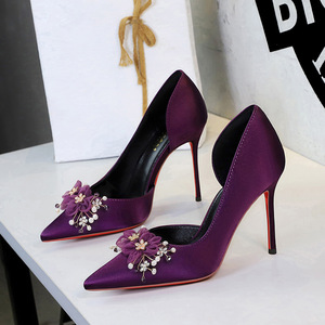 9267-H113 French Feng Shui Diamond Flower Tip Side Empty Red Bottom Banquet Women's Shoes with Fine Heel Silk Singl