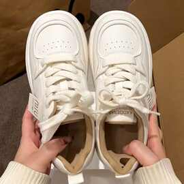美拉德板鞋女秋季松糕圆头小白鞋厚底校园运动鞋面包鞋增高休闲鞋