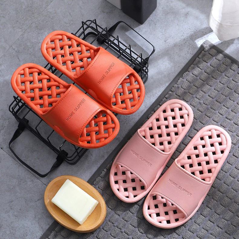 Новые протекающие тапочки пара противоскользящие и противоскользящие гостиничные отели для дома дома с мягким подошвным внутренним полым тапочками оптом