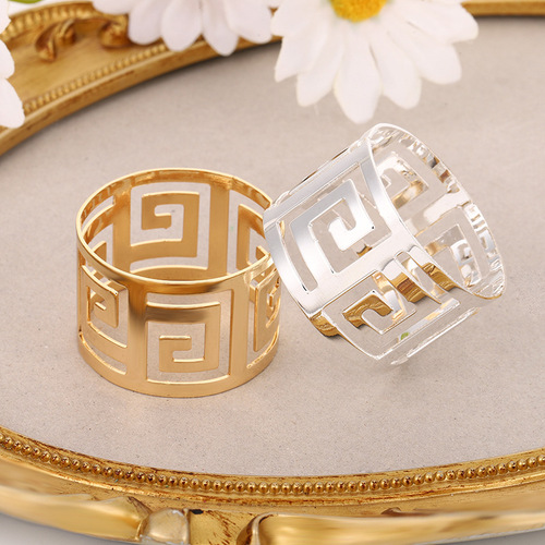 New European-style hotel napkin clips with metal hollow square pattern napkin rings for wedding tablecloth rings napkin rings