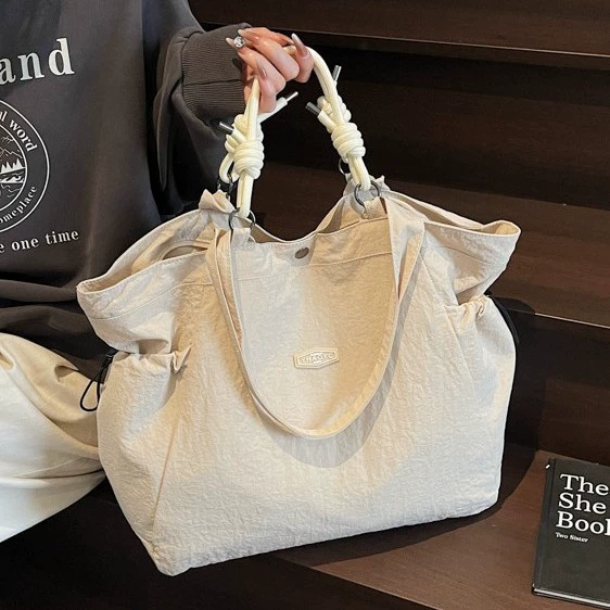 Universal capacious shoulder bag, one-shoulder bag for leisure