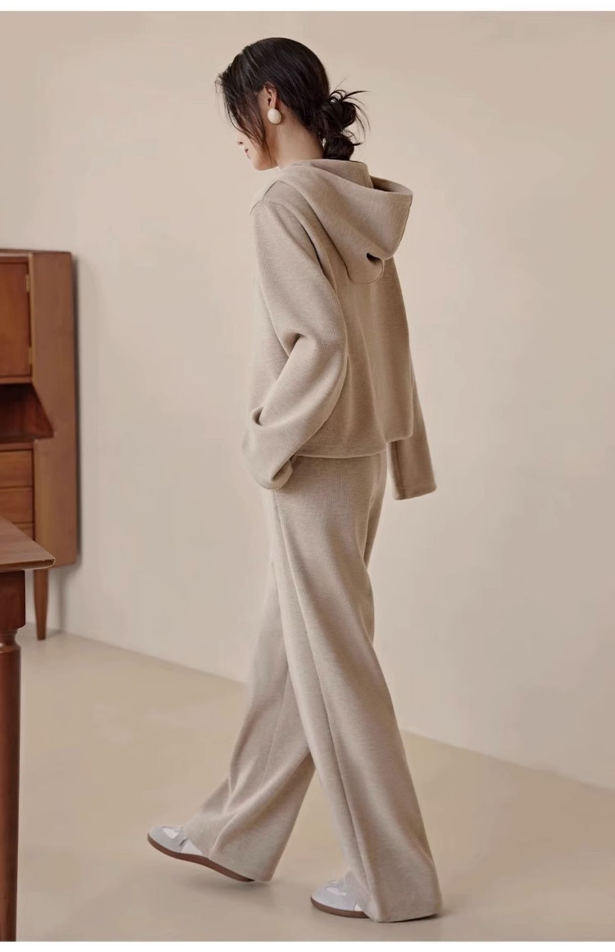 Vêtements pour femmes Maillard porte un costume de style paresseux pour femmes 2024 automne nouvelle mode pull fin à capuche costume deux pièces pour femmes_voghion.com