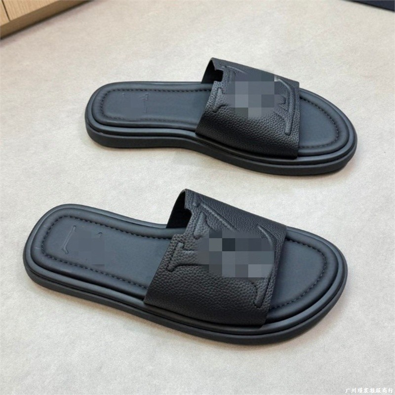Kişi üçün dəri başmaq və sürüşən sandal