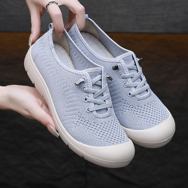 Breathable lightweight comfortable shoes