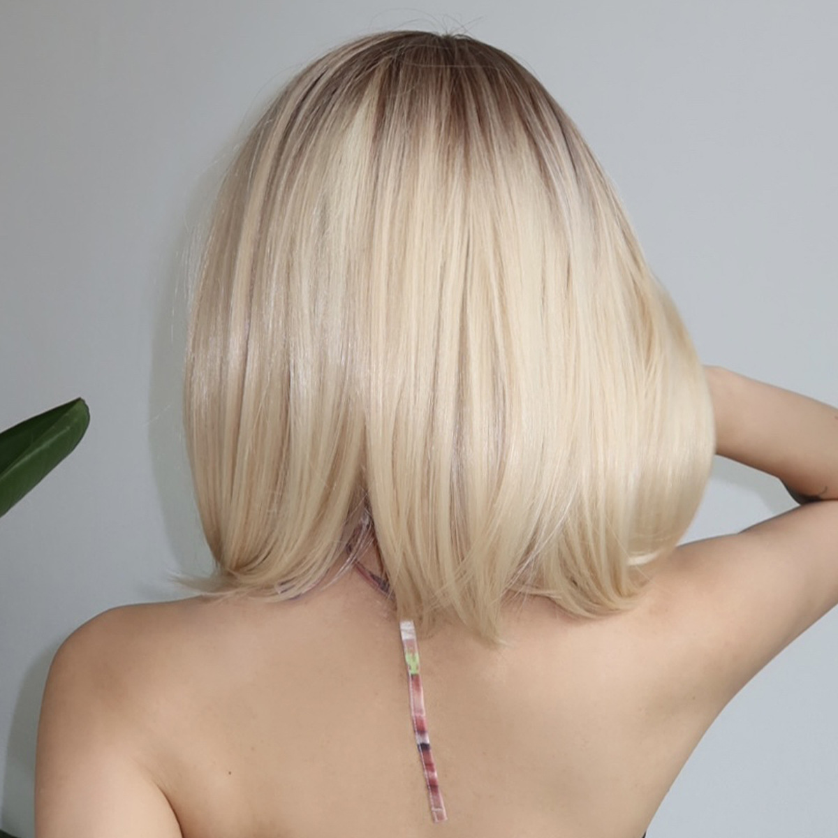 Ventas transfronterizas de pelucas platino ondulaciones de onda media bobos de cabello corto fibra química de alta temperatura fabricantes en stock wigs