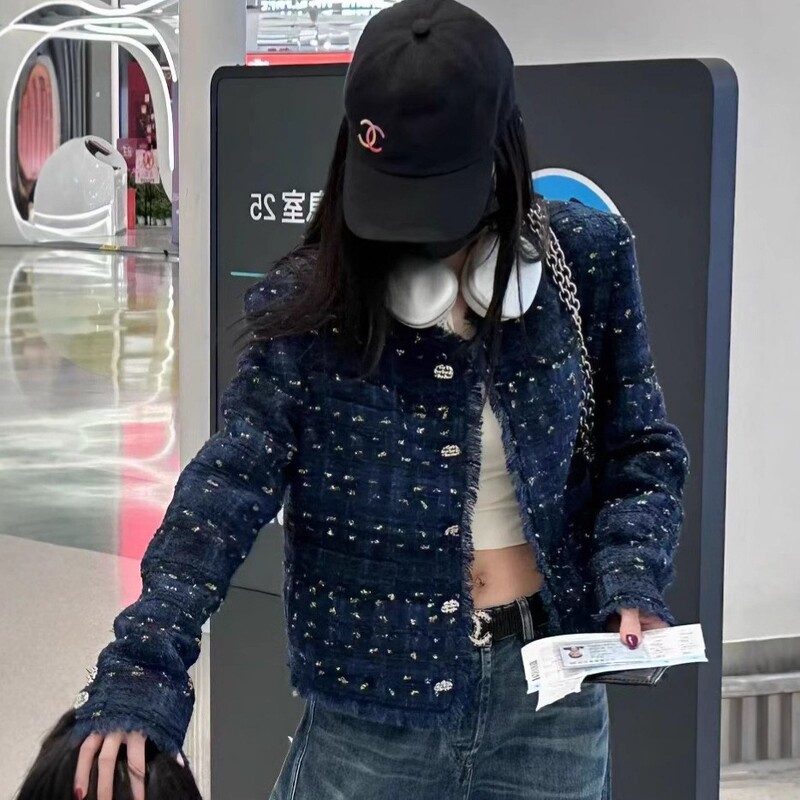 2026 Autumn/Winter Elegant Knitted Tweed Jacket with Gold Thread Tassels, Chanel-Inspired Round Neck Woolen Suit Cardigan