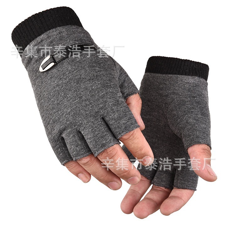 スエードの半分の指は保温してダウンしません。冬に字を書く学生は厚いです。