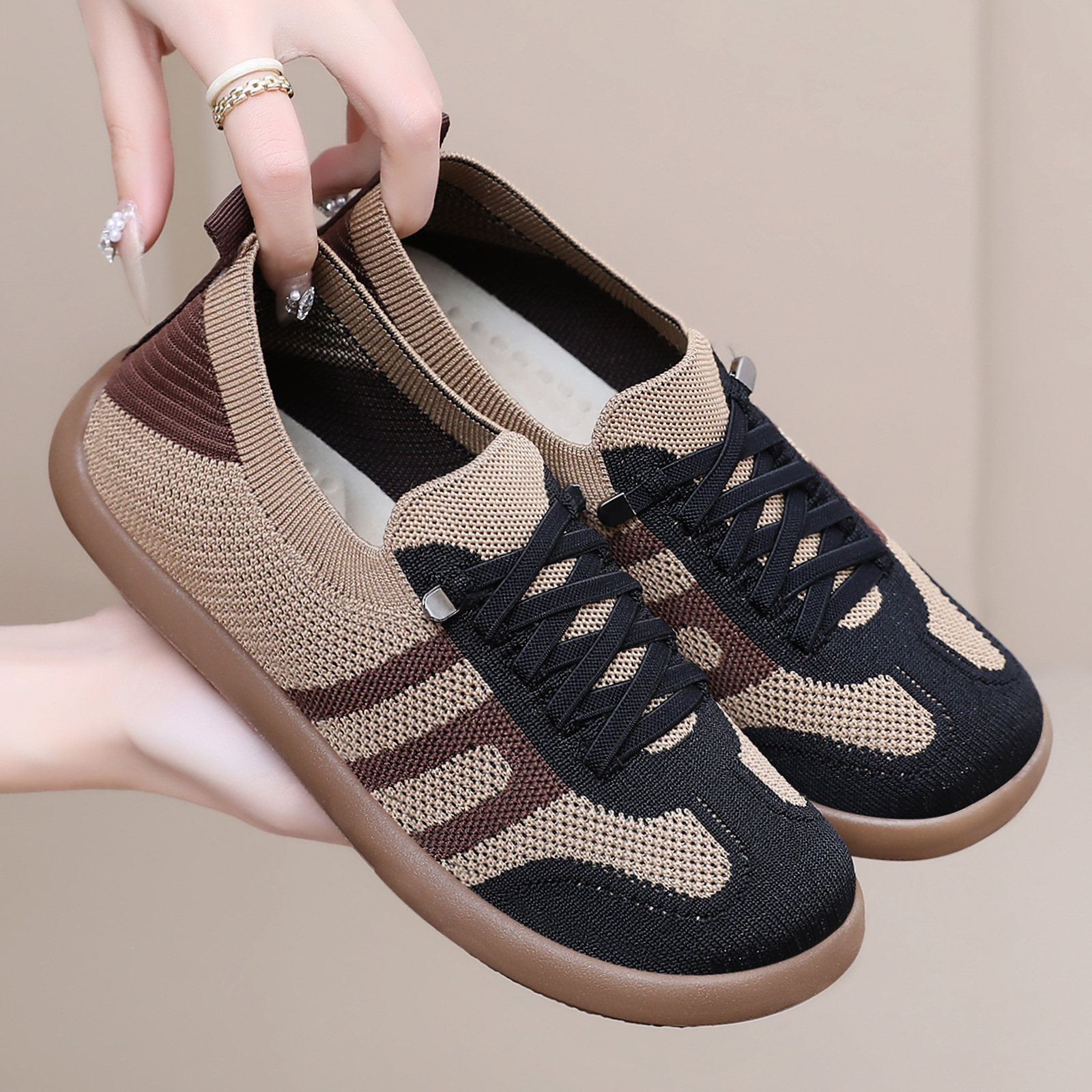 Zapatos de mujer todo-fósforo verano nuevo estilo transfronterizo al por mayor zapatos casuales boca baja zapatos de entrenamiento alemán suela suave zapatos de madre de un pie