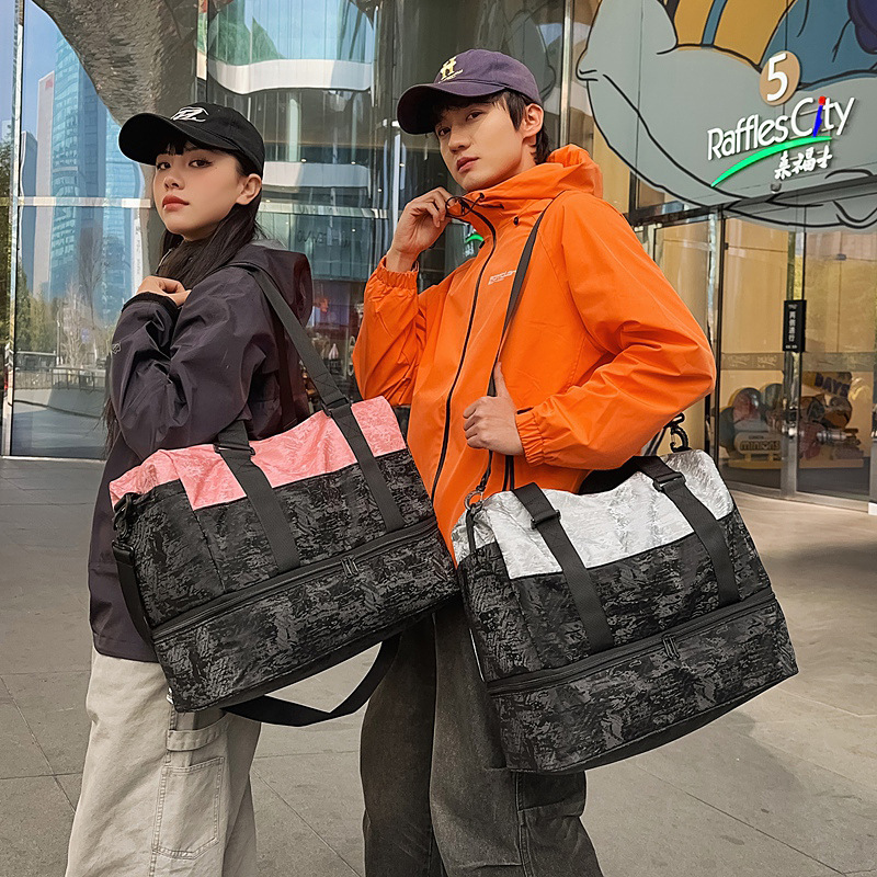 Trend design capacious travel bag to go out