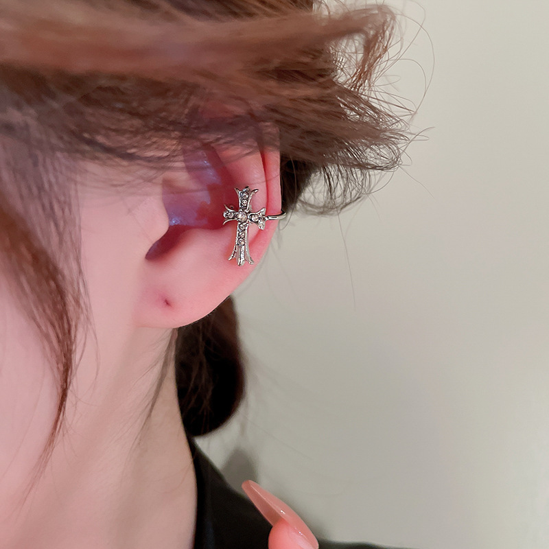 Pinzas de oreja en forma de C de circón galvanizado de oro real coreanas, pequeñas y exquisitas pinzas de hueso de oreja de todo fósforo, sin orejas perforadas, pendientes de nicho para mujeres