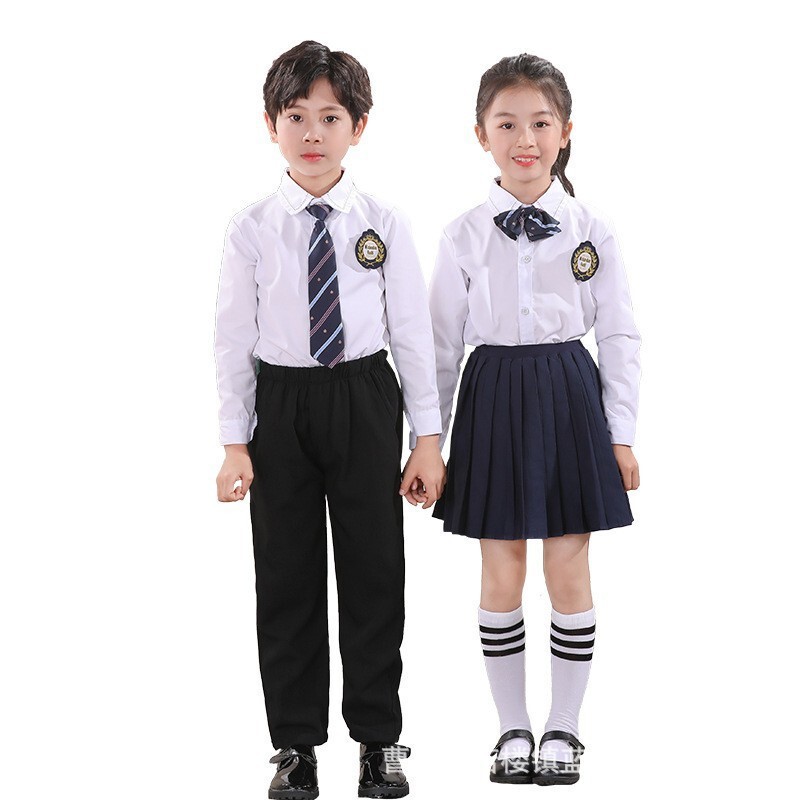 幼稚園の夏の学生の制服の小中学生の大合唱の詩の朗読の出演服の半袖のスーツの出演服|undefined