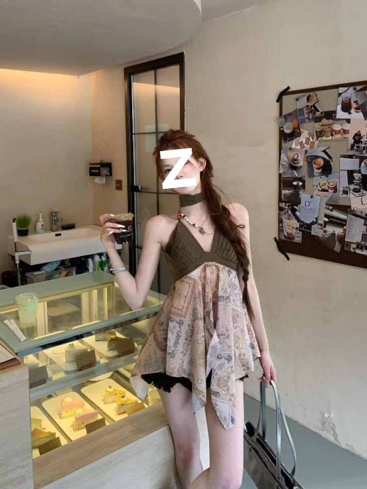 2025新款流浪诗人辣妹挂脖吊带背心女拼接伞摆深V领不规则上衣