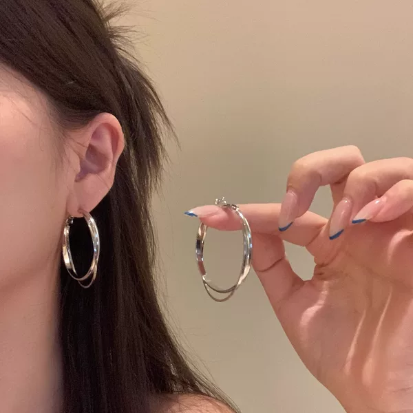 European and American Niche Ins Cool Style Double-Layer Staggered Circle Earrings, Personalized Trendy High-End Double-Ring Plain Hoop Earrings