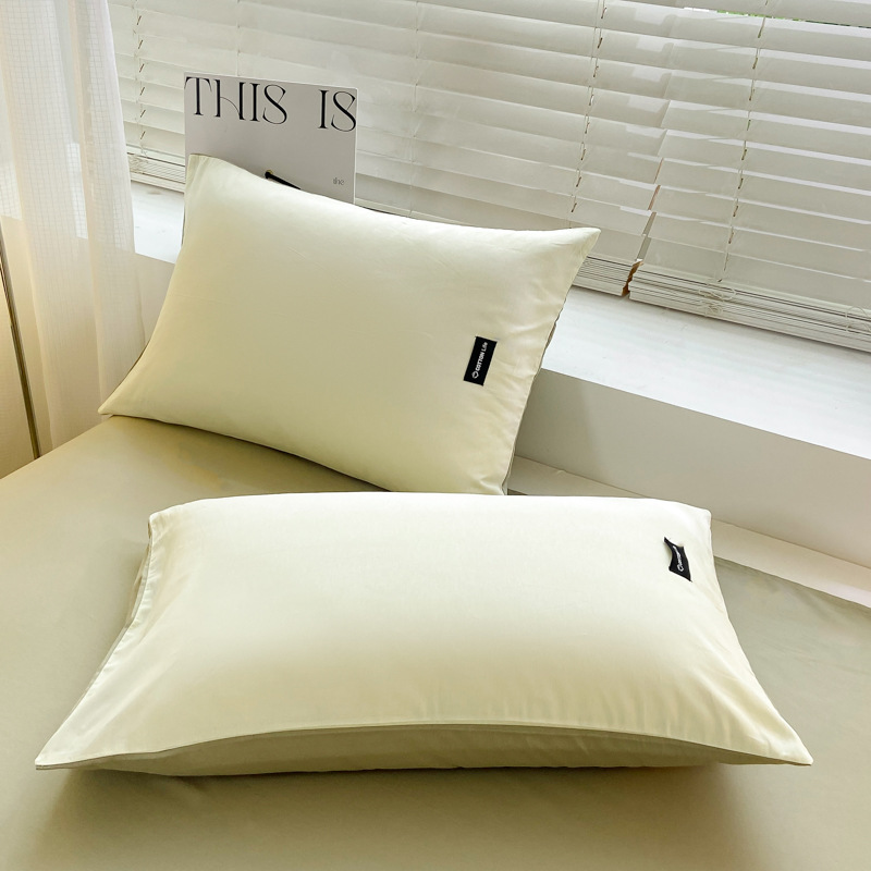 Algodón simple de cuatro piezas de color sólido cubierta de edredón de algodón dormitorio de estudiantes de tres piezas de cama de algodón de lana larga cuatro piezas de algodón