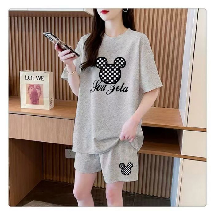 회색