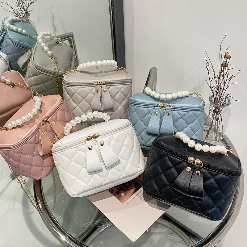 Bag Single Shoulder Crossbody Bucket Bag Versatile Women's Bag Niche Design High-End Pearl High-Value Cosmetic Bag Bag Single Shoulder Crossbody Bucket Bag Versatile Women's Bag Niche Design High-End Pearl High-Value Cosmetic Bag