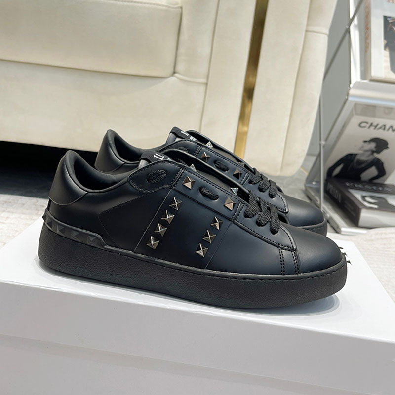 Color 1 (all black plus silver rivets)