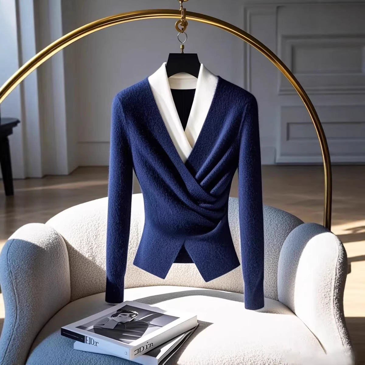 Áo len cardigan nữ cổ lọ phối hai lớp, thiết kế đối lập màu sắc, form ôm nhẹ — Rượu vang đỏ chi tiết 2