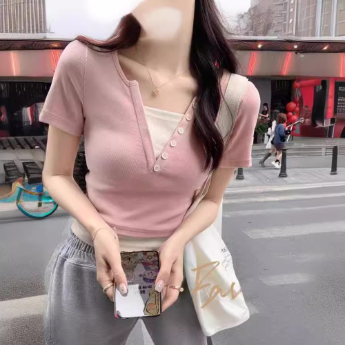 Hot girl pink shoulder short-sleeved T-shirt for women in summer design niche slim fit and slim fake two-piece V-neck short top