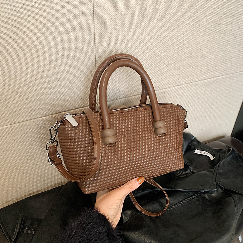 Bolso de moda coreana 2025 verano nuevo estilo bolso de hombro tejido bolso de mensajero retro casual mujer