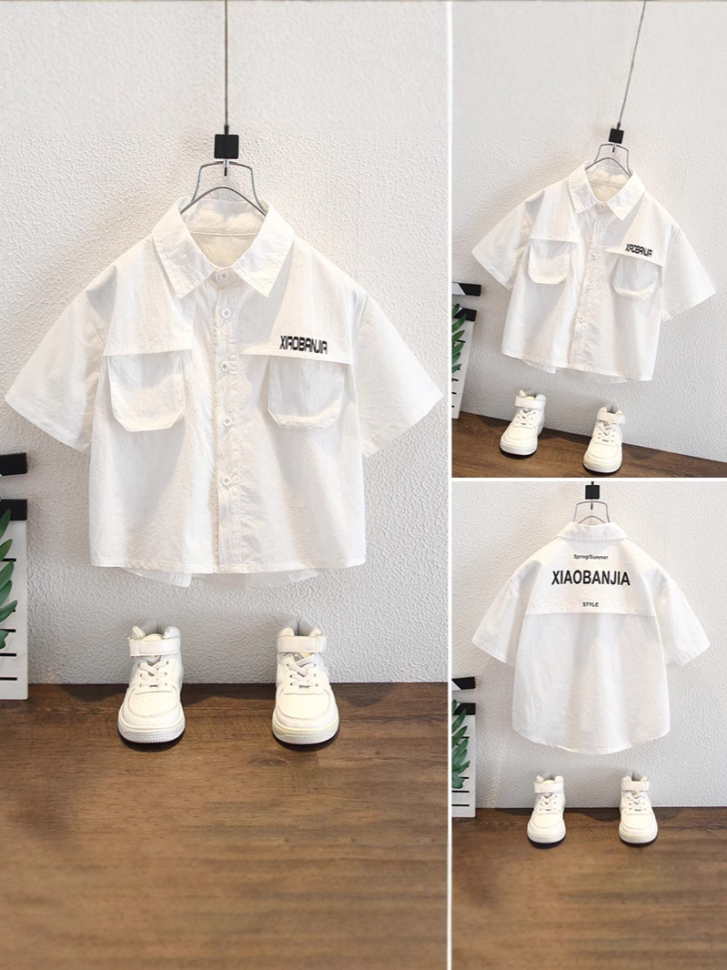 8024 camisa blanca de manga corta para niños verano 2025 nuevo estilo chico guapo y moderno vestido de verano para niños guapo top guapo