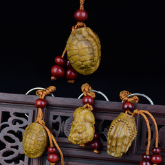 Green Sandalwood Pixiu Keychain, Fortune-Telling Car Keychain with Penguin Pendant, Schoolbag Hook Decor, Birthday Gift, Small Gift