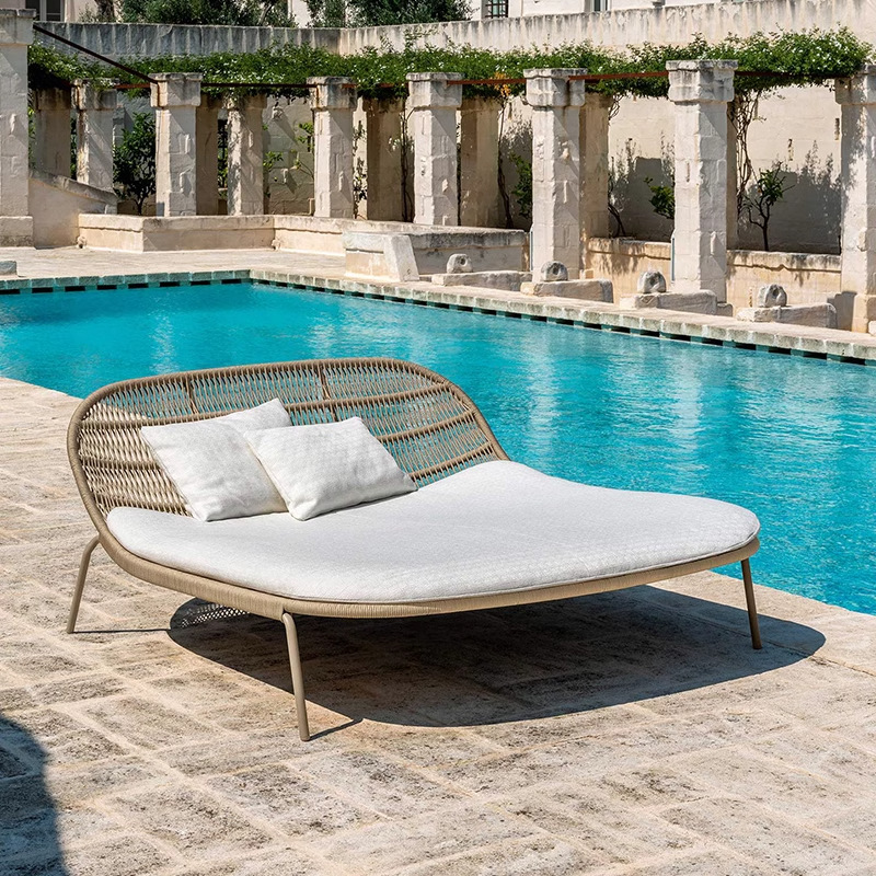 Cama de patio al aire libre balcón sillón sofá cama tela de caña nórdica famosa terraza muebles de villa impermeable