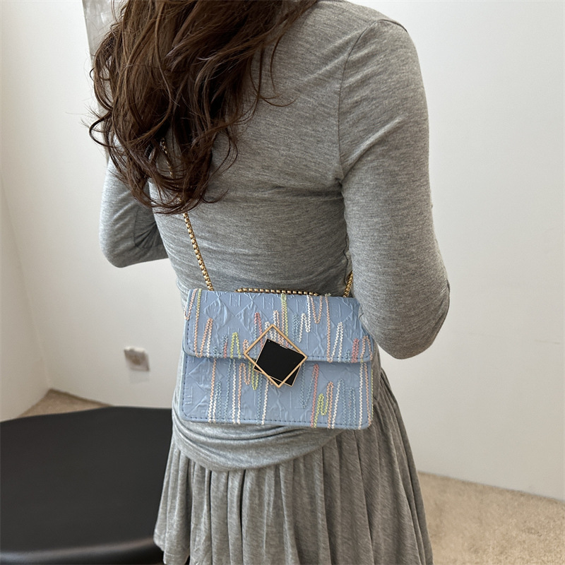 Bolso popular de este año para mujeres 2024 nuevo ins a rayas de color bolso de celos de cadena bolso casual