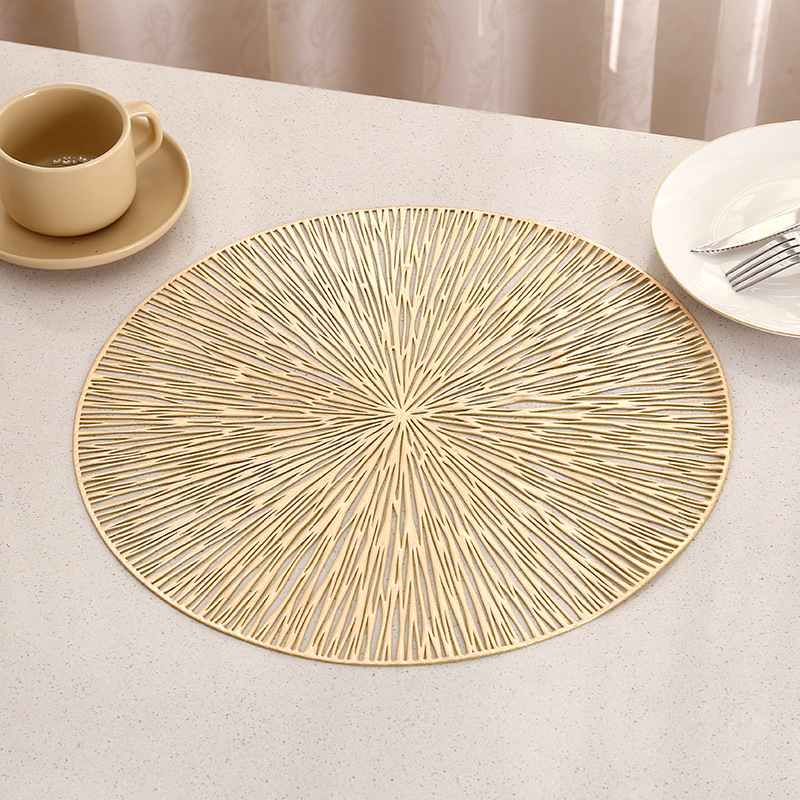 Estera de alta calidad hueca estera de mesa de estilo europeo bandera impermeable a prueba de agua estera de taza de PVC estera de mesa de lujo al por mayor