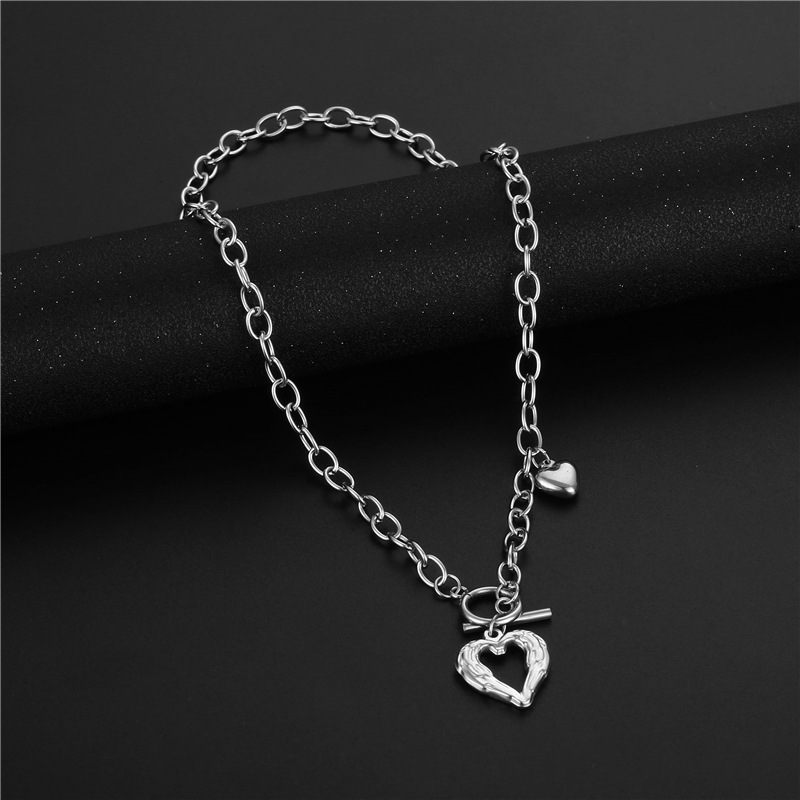 Wholesale Jewelry Retro Hollow Heart-shaped Pendant Ot Buckle Stainless Steel Necklace Nihaojewelry display picture 2