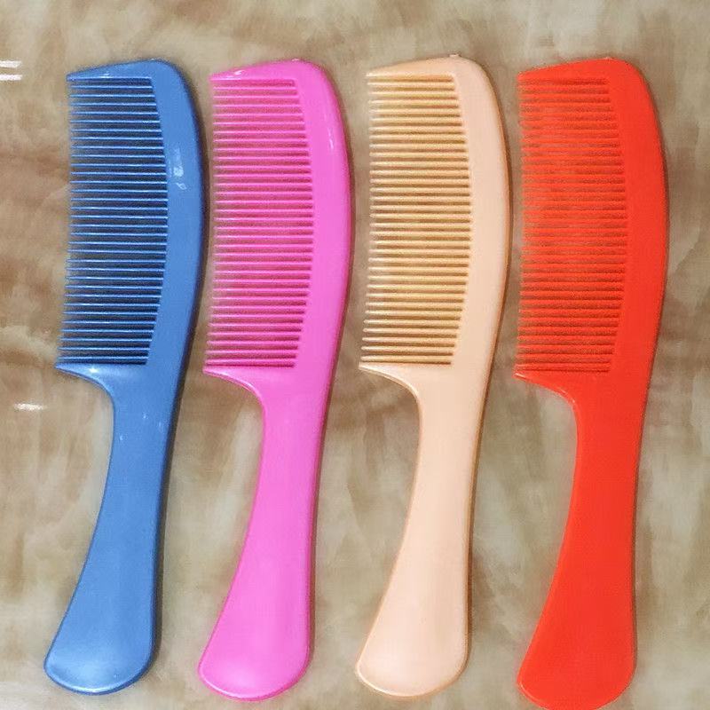 Гребень с однотонной ручкой