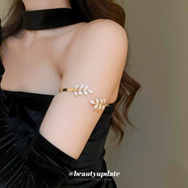 耳环;项链;耳钉