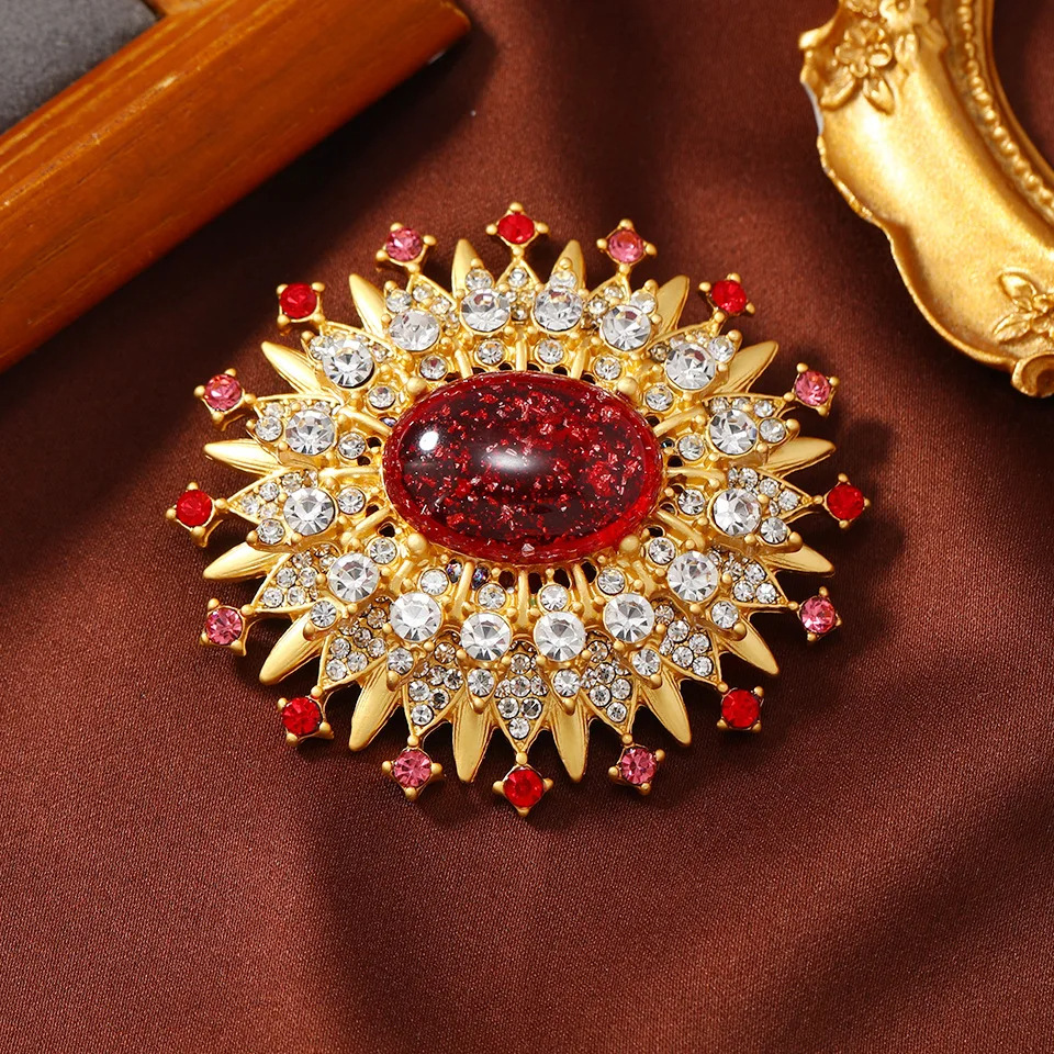 Classic enamel brooch mid-ancient vintage corsage starfish cross court pin heavy industry badge accessories one-piece delivery