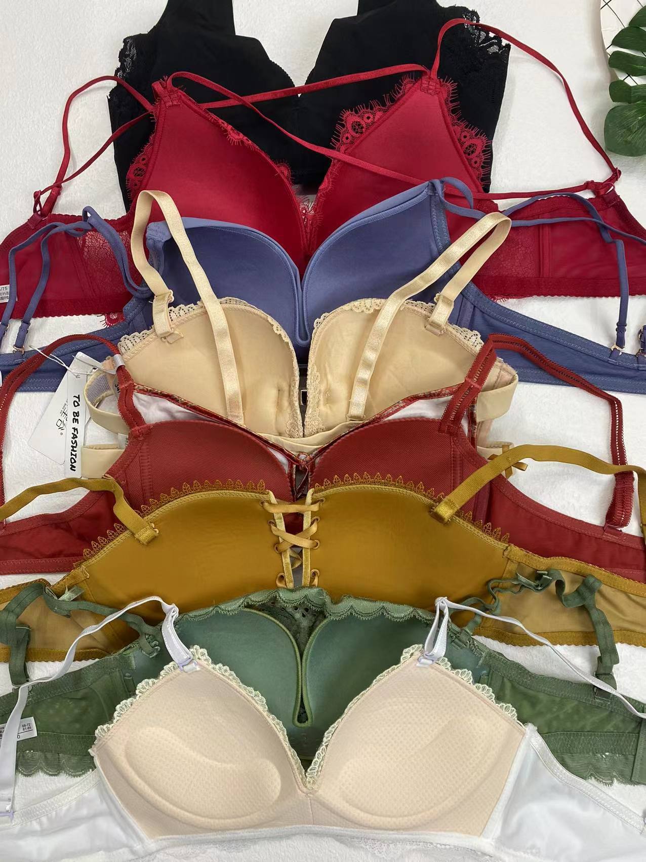 Liquidación de inventario a bajo precio, modelos diversos de alta calidad, nuevos estilos explosivos, sujetadores de mujer populares en línea, ropa interior, mujeres