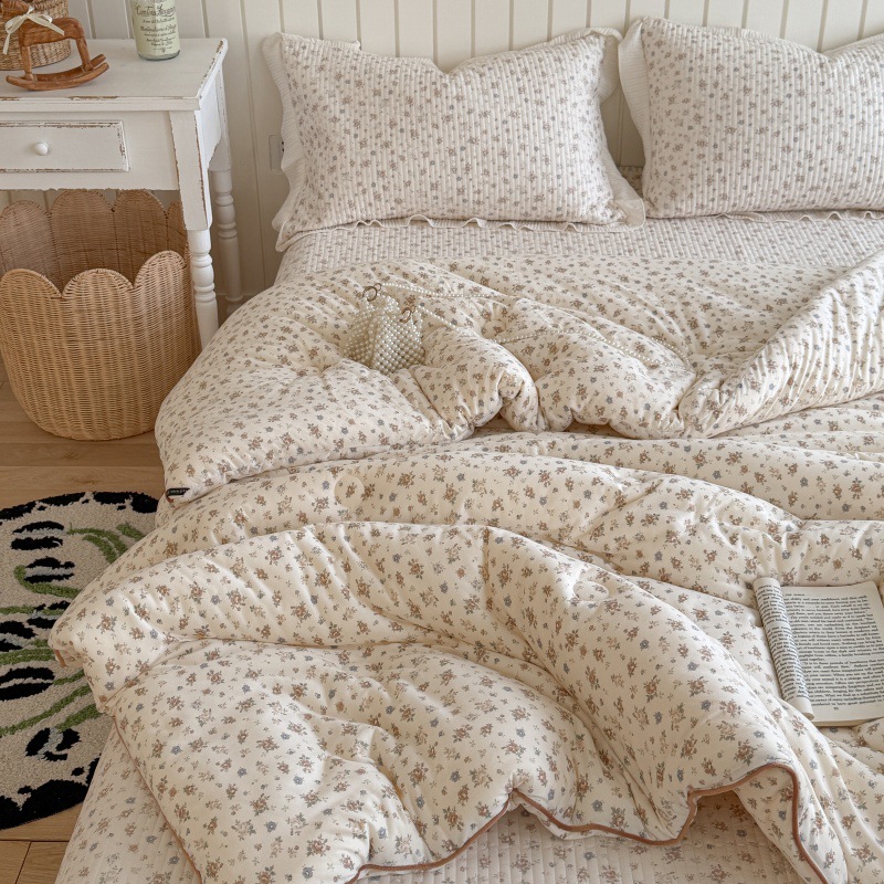 Cotton chrysanthemum / Spring and autumn quilt -150*200cm[ 3.3kg]