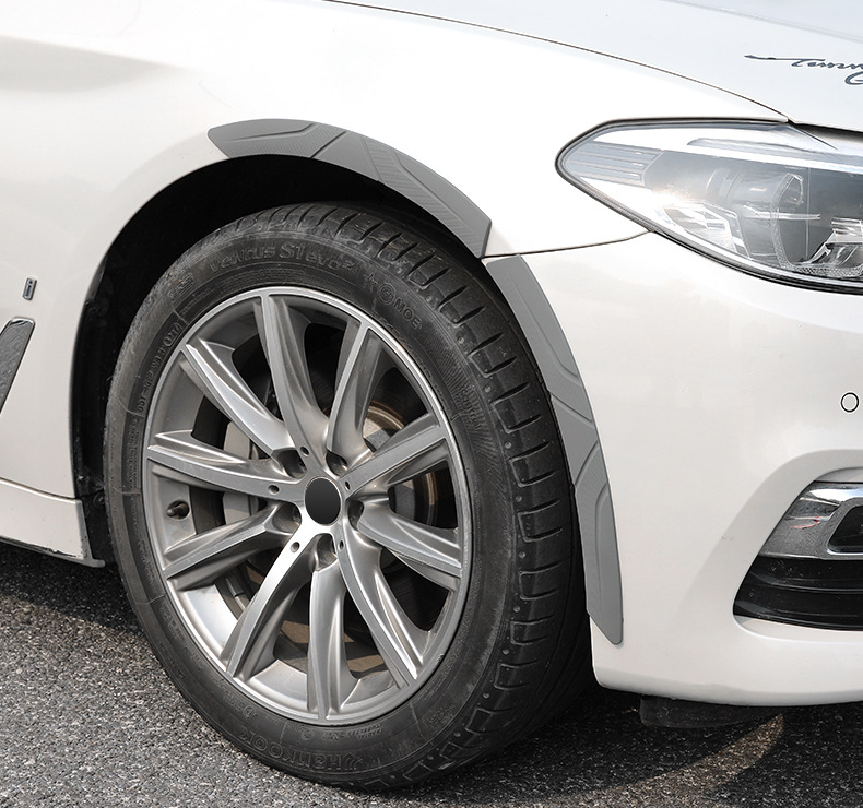 Car wheel eyebrow anti-collision strip silicone widened front and rear bumper anti-collision anti-scratch strip thickened wheel decoration protective sticker