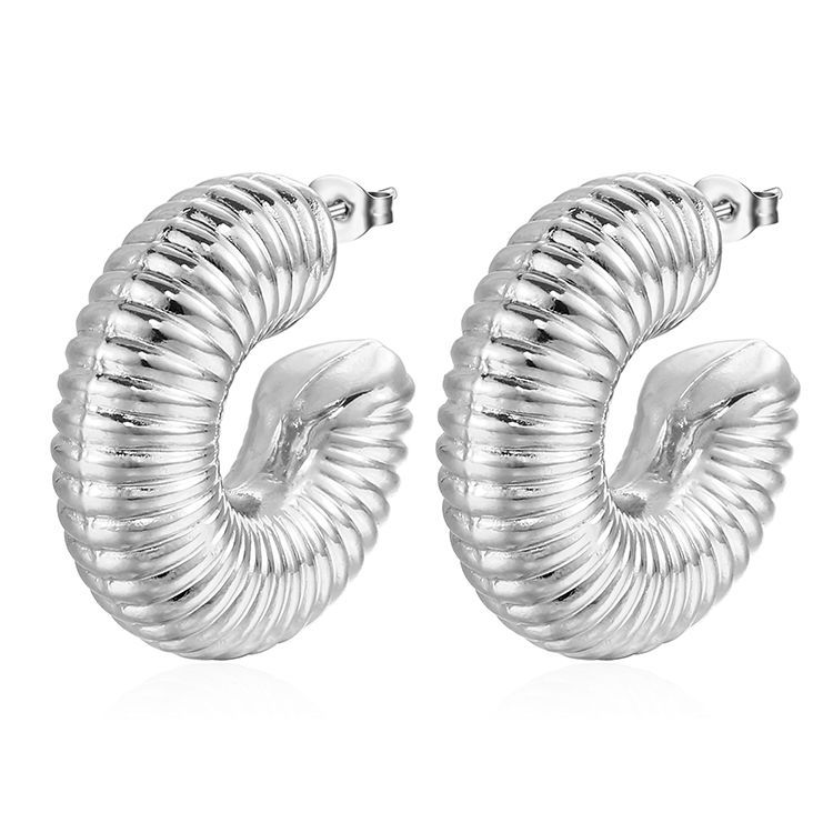 Pendientes huecos roscados europeos y americanos de la moda de acero inoxidable de alto grado de acero de titanio retro de las mujeres pendientes de retención de color 18K