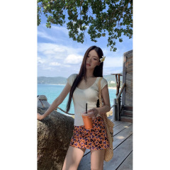 红人馆短袖t恤女夏2025新款正肩修身辣妹小众设计感显瘦针织上衣