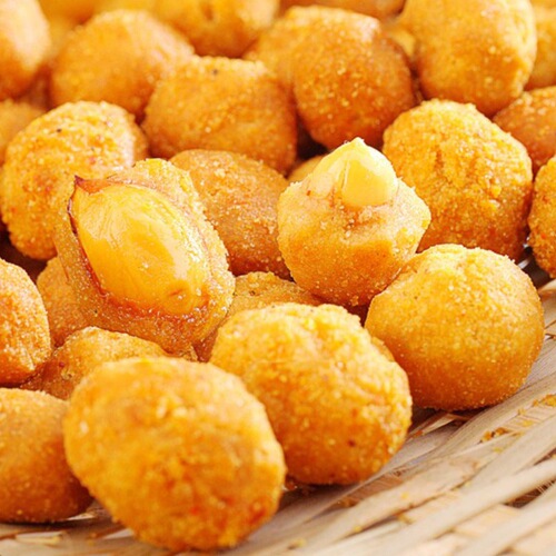 Take a bite of multi-flavored peanuts 65g, a casual snack with spicy five-spice peanut snacks and roasted seeds and nuts to go with wine.